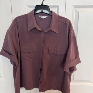 NWOT Athleta cropped dusty plum cropped button down top. Size Large.